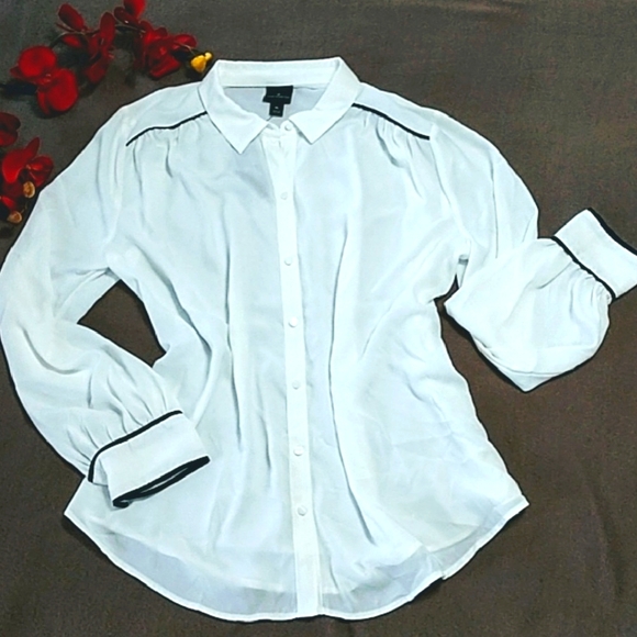 Worthington Tops - NEW Worthington Blouse Top Button Up Career Dressy offwhite black piping trim XL